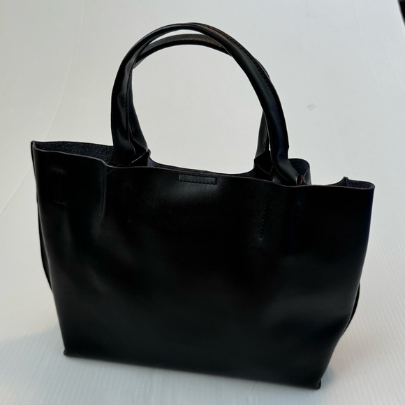 Co-Lab Elegant Black Leather Tote Bag with shoulder strap - Picture 5 of 10